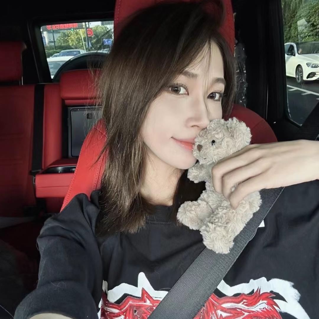 不理理百变衣橱直播返场