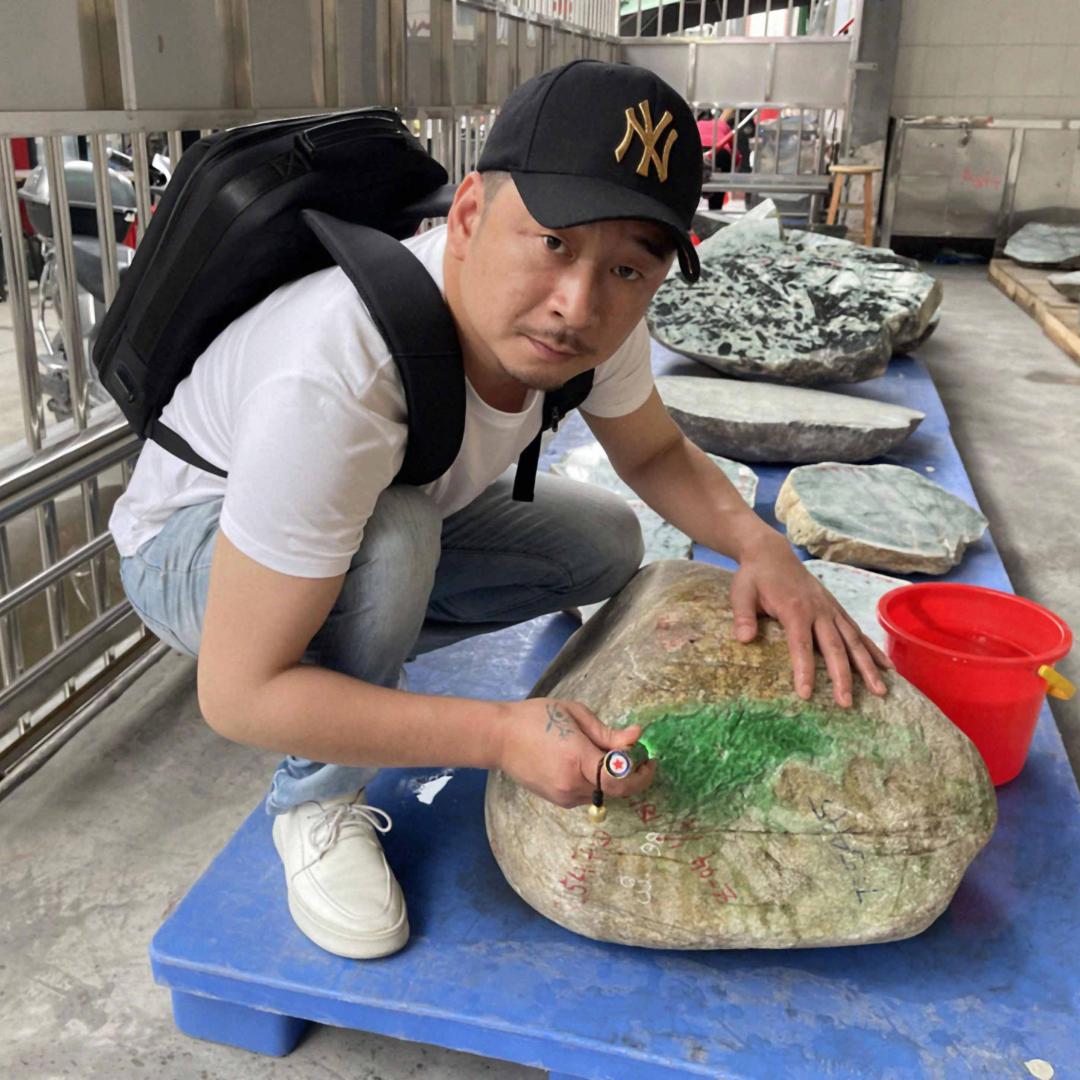 蟋蟀翡翠陪逛团