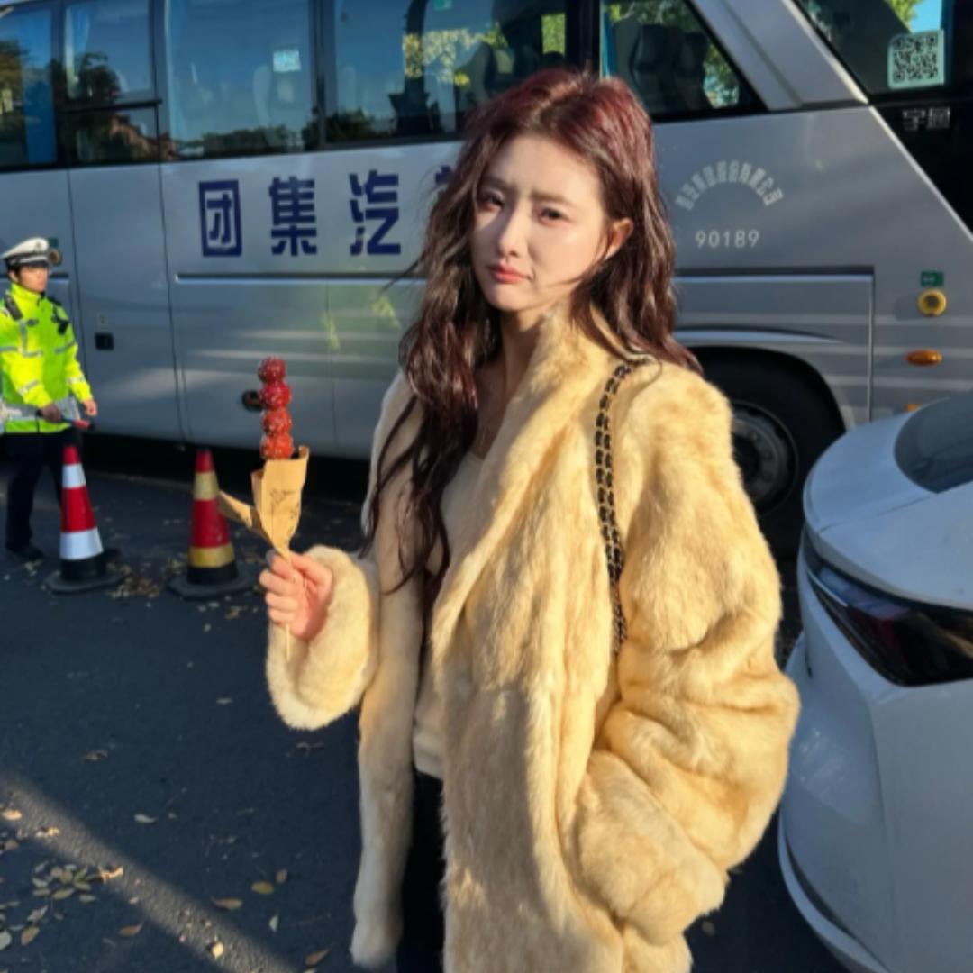 晨妍-服饰直播返场