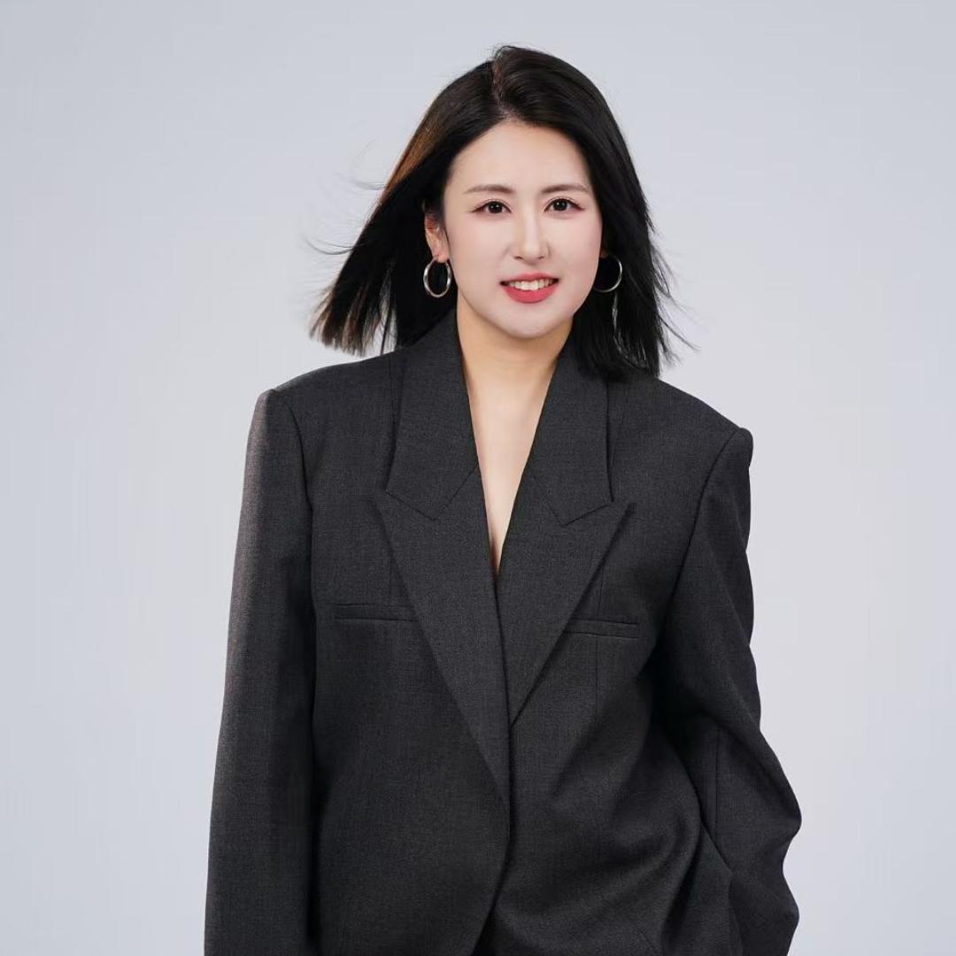 小璐小助理(不看私信!)看置顶视频