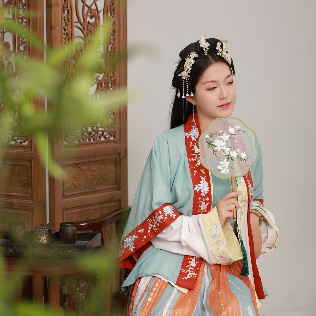 羁毓