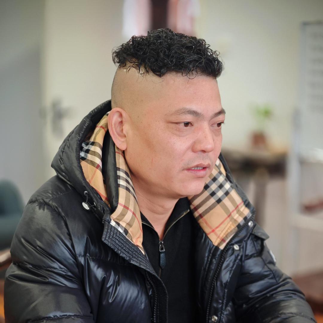颜真亮配镜工厂