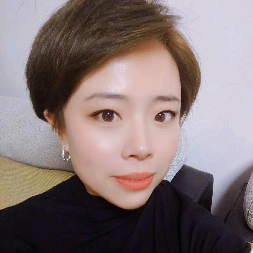 YOUNG姿美妆(陈官屯店)