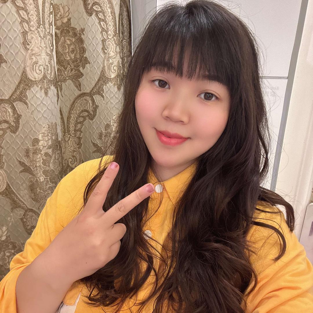 芳妹儿在都江堰