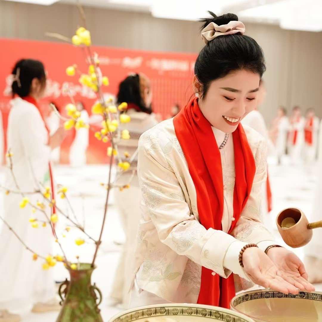 在临河开头疗馆的静静