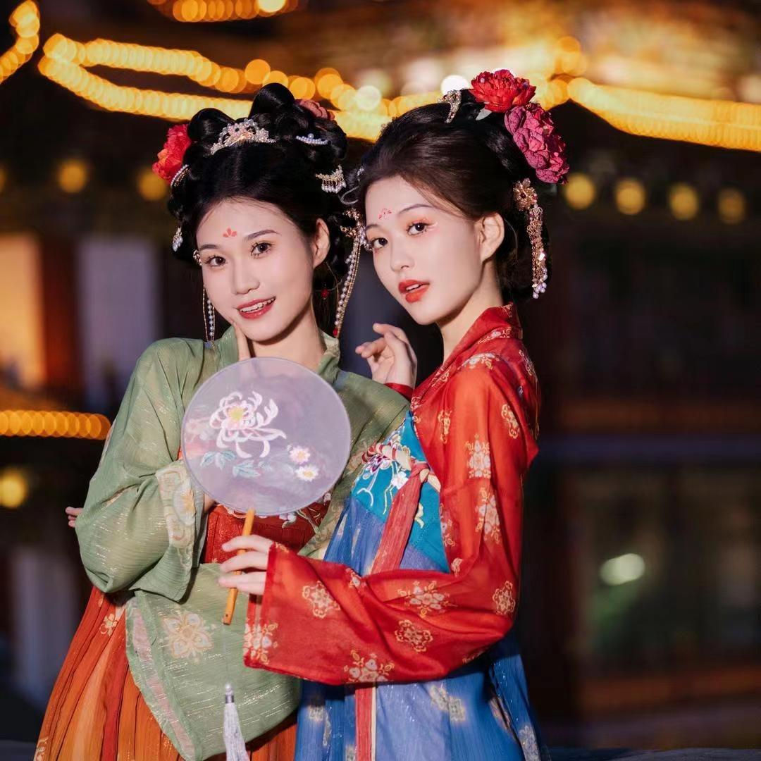 锦衣潮唐汉服旅拍体验店