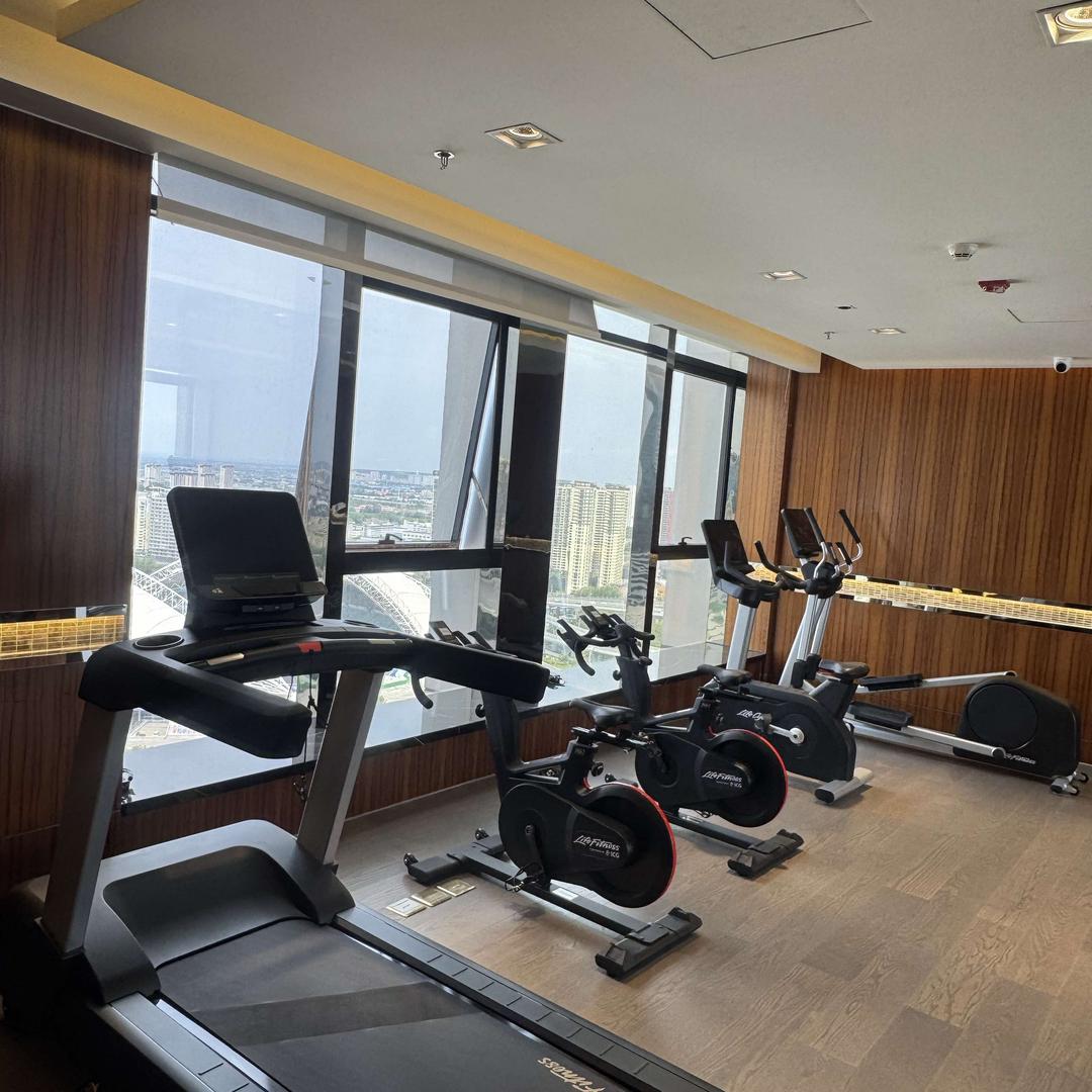 希尔顿游泳健身中心