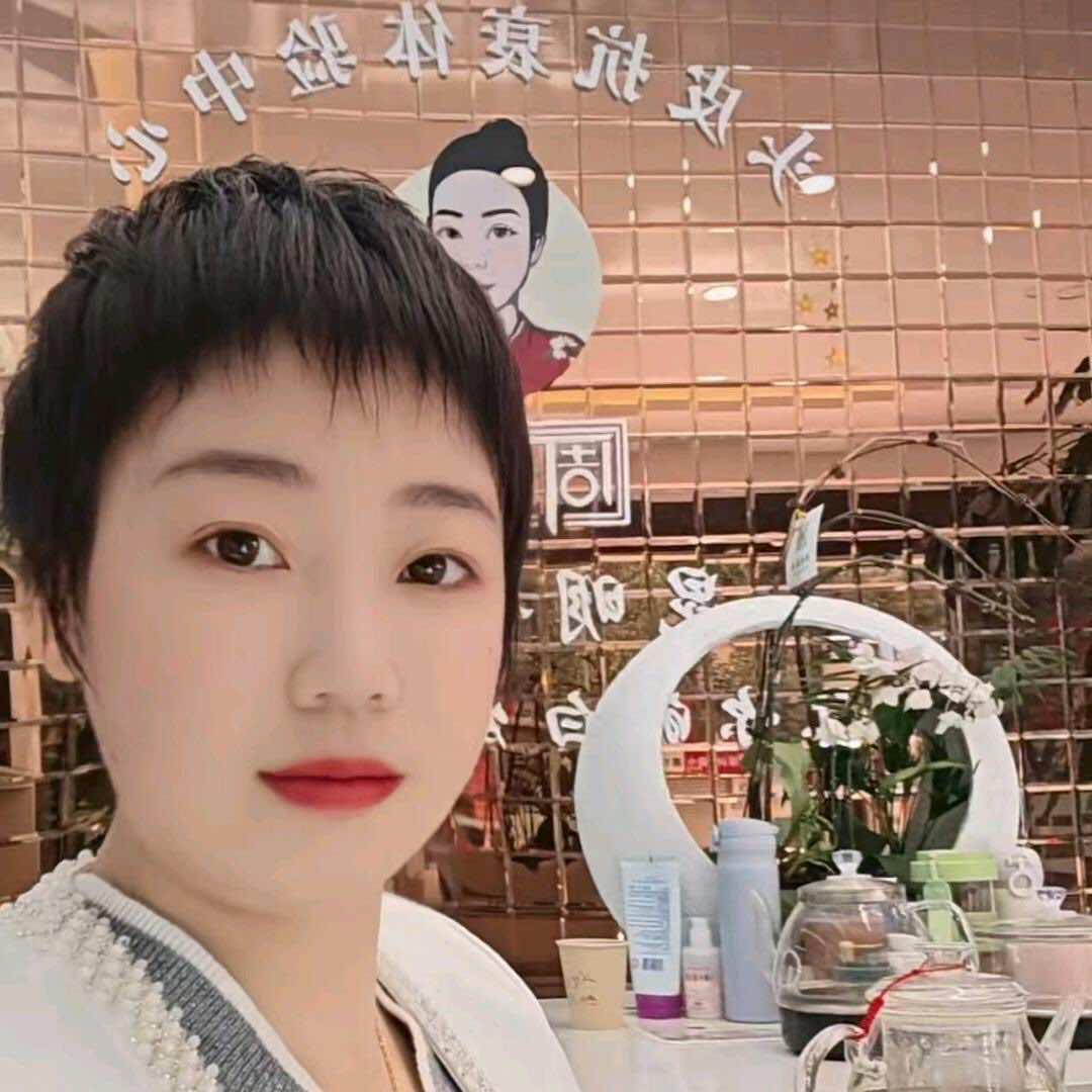 昆明翠湖白发育黑范姐