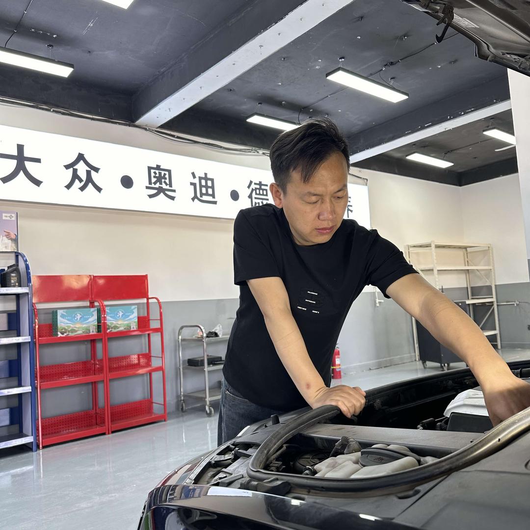 曲阳康哥修大众奥迪（征途汽车）