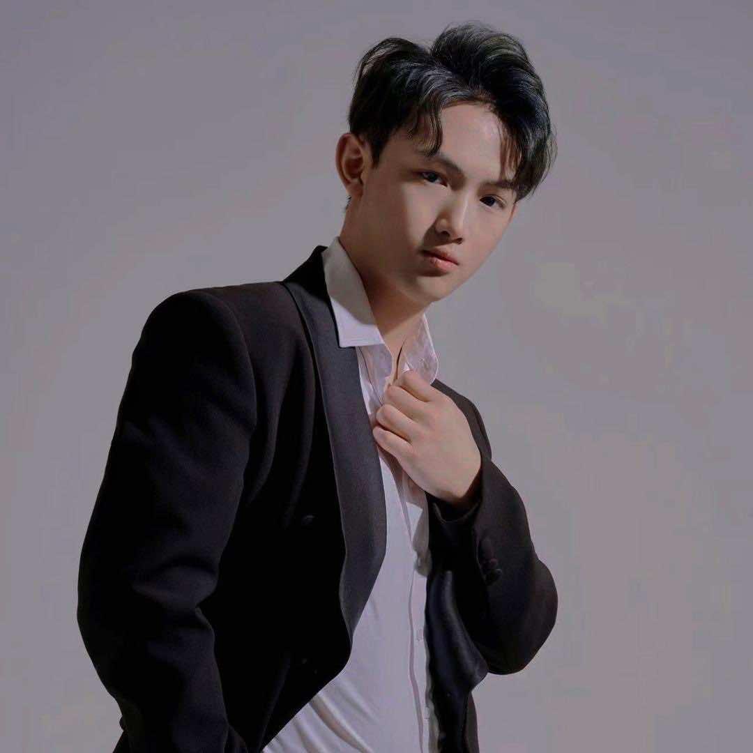 文乐（龙哥说洗护点橱窗）