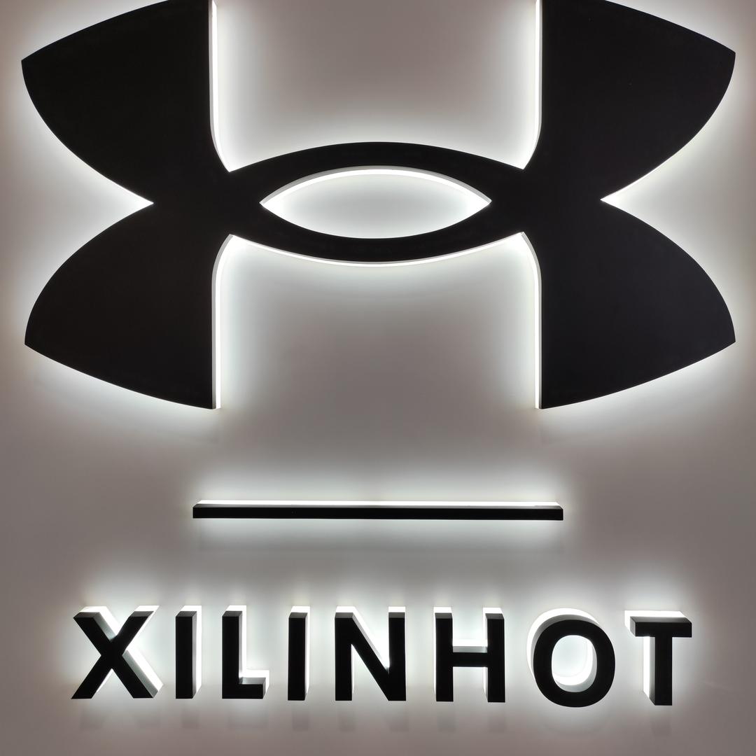 UNDER ARMOUR 安德玛