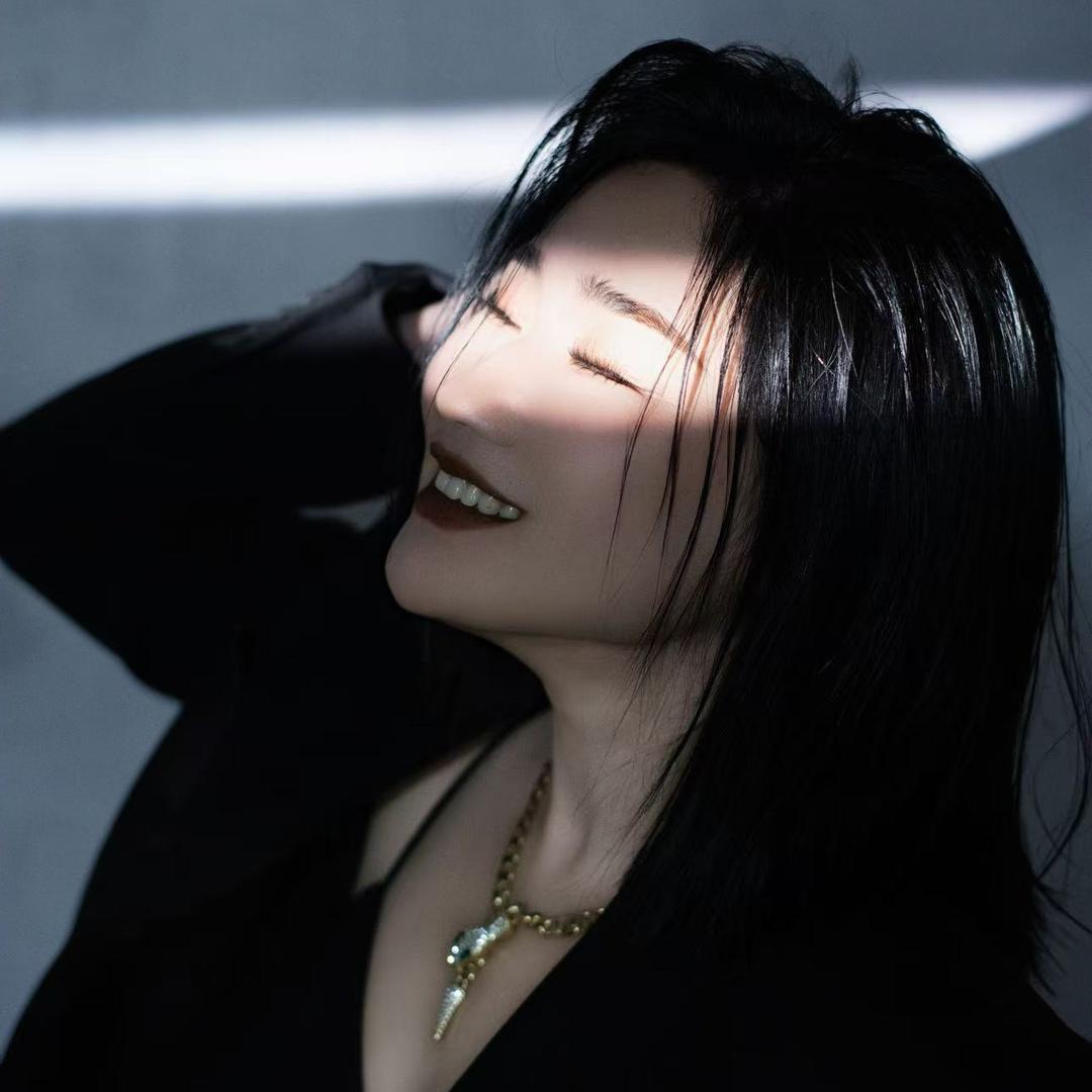 海拉尔烫发婷婷