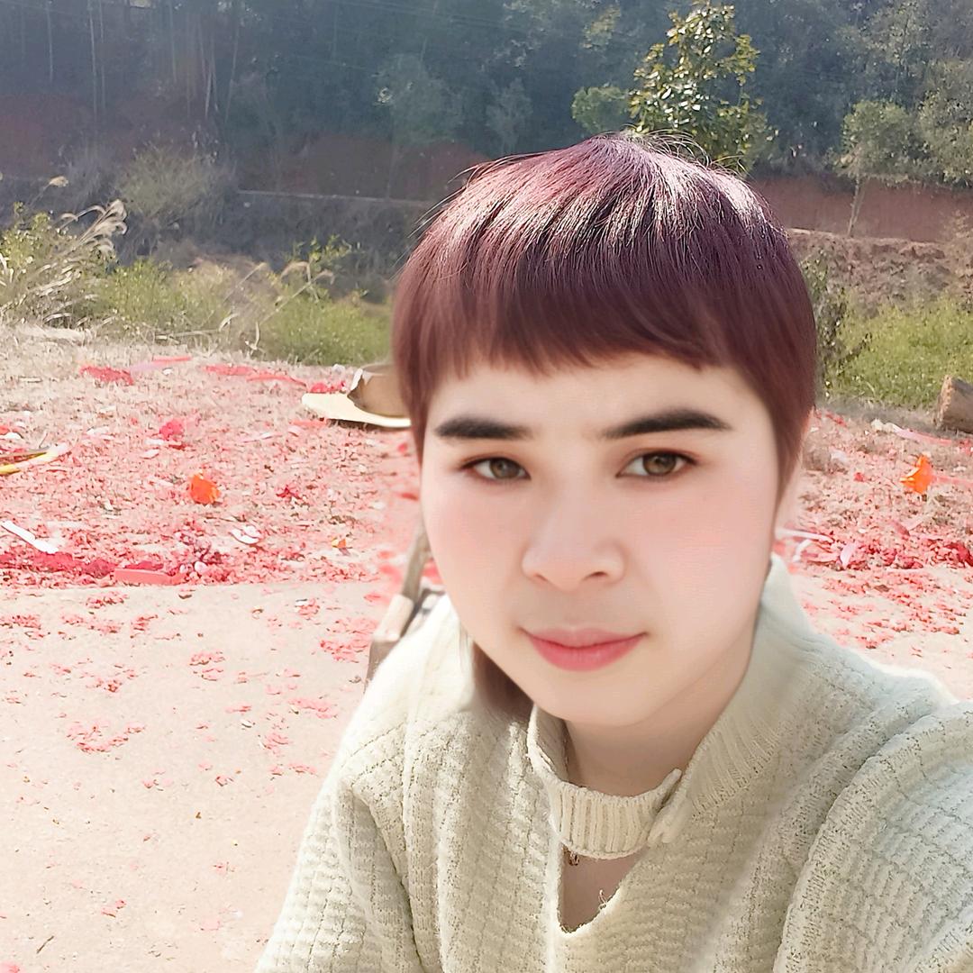 轻松置家房产张伟