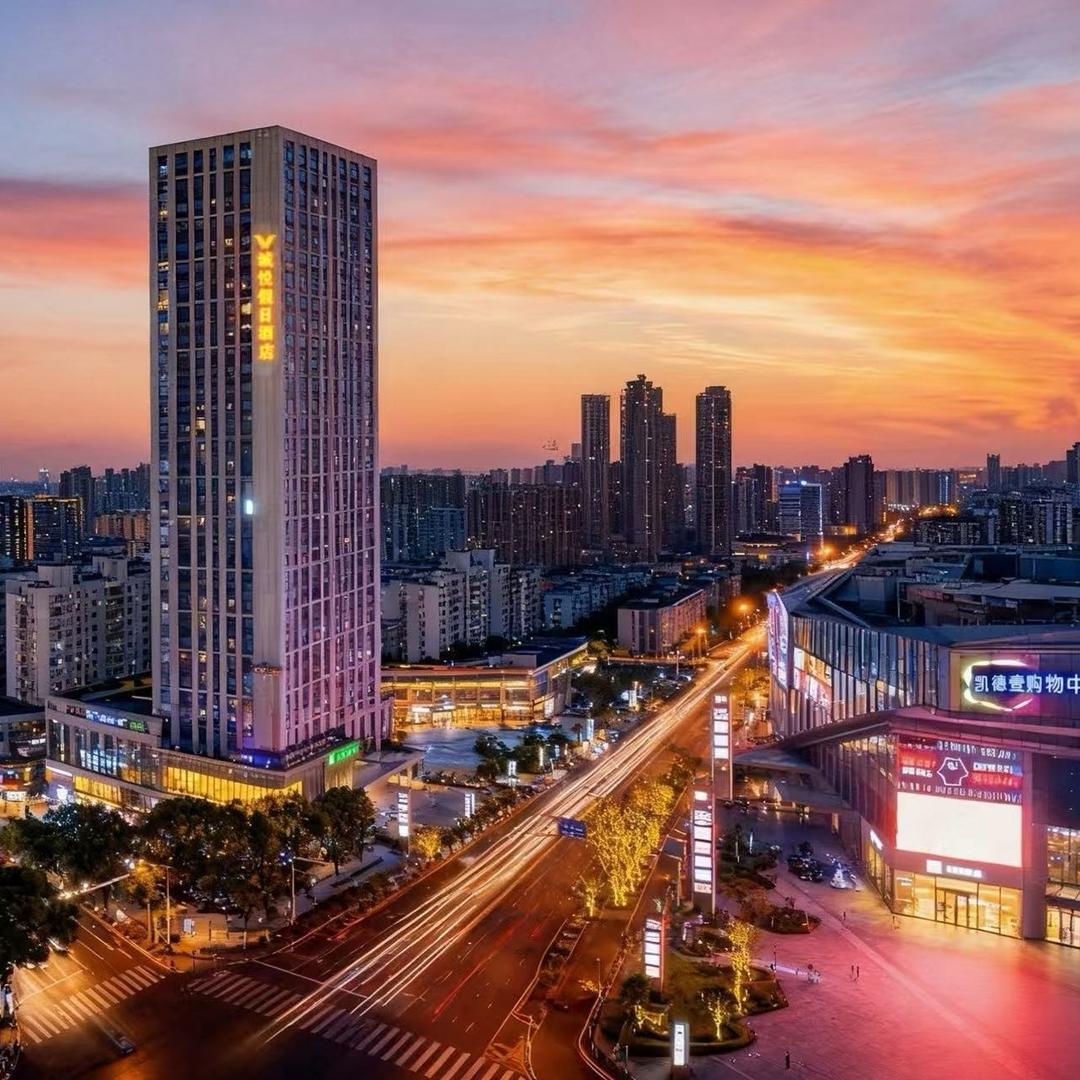 诚悦假日酒店（湖南金融中心茶子山地铁站）