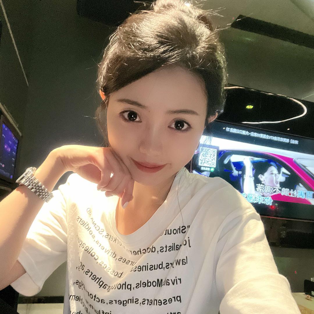 开火锅店的佳妹（不扯老火锅）