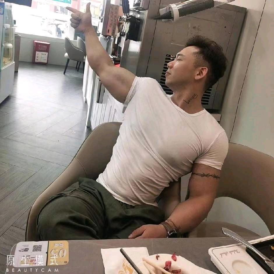 启东逆龄健身黄华（一号广场）