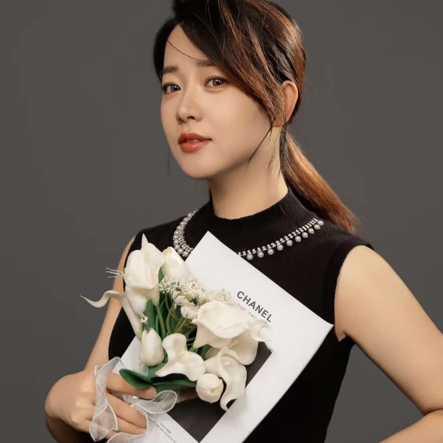告白轻奢婚纱官方号