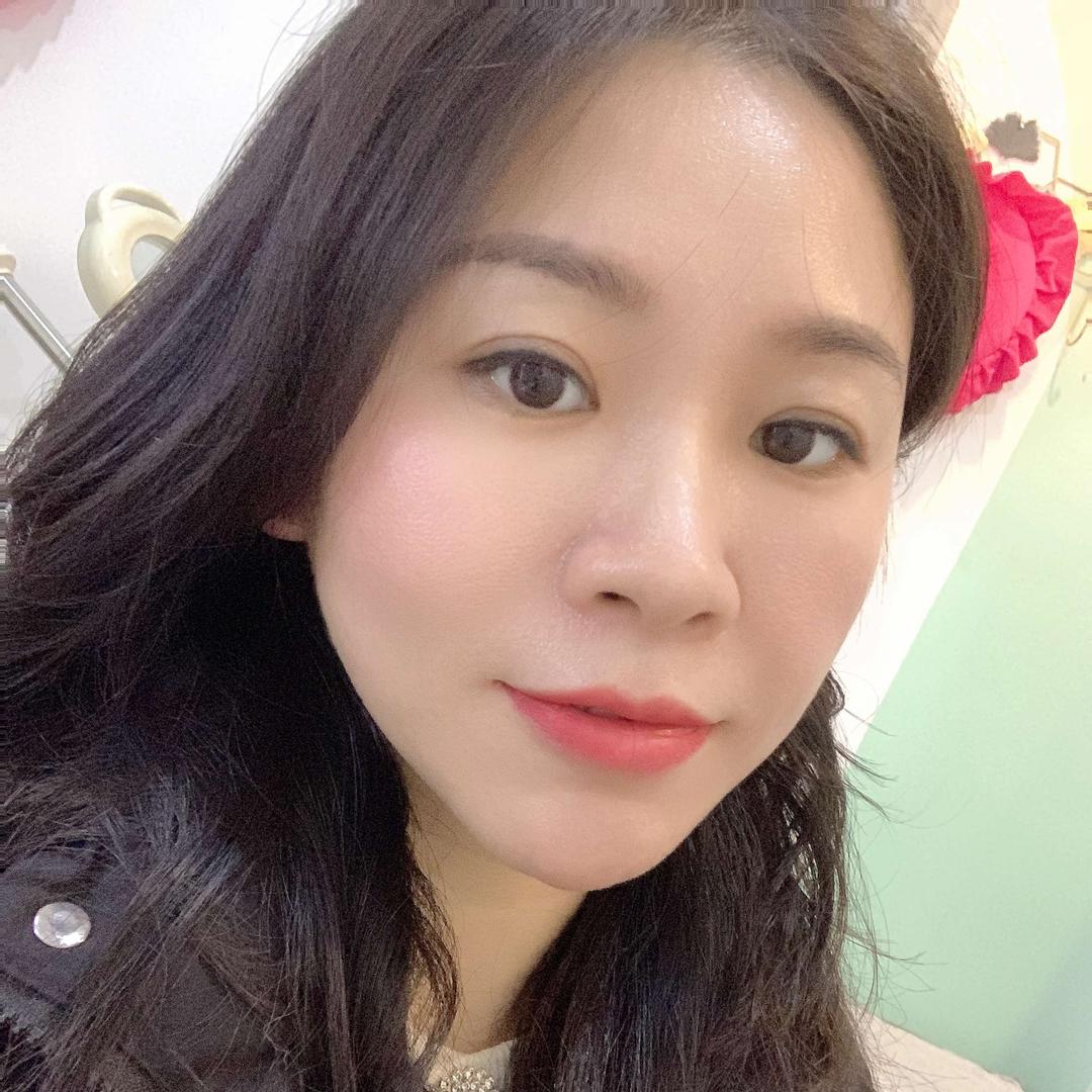 陆川爱甲坊美容美甲