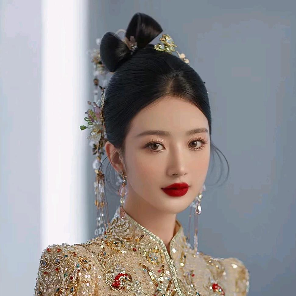 蔚来化妆礼服馆