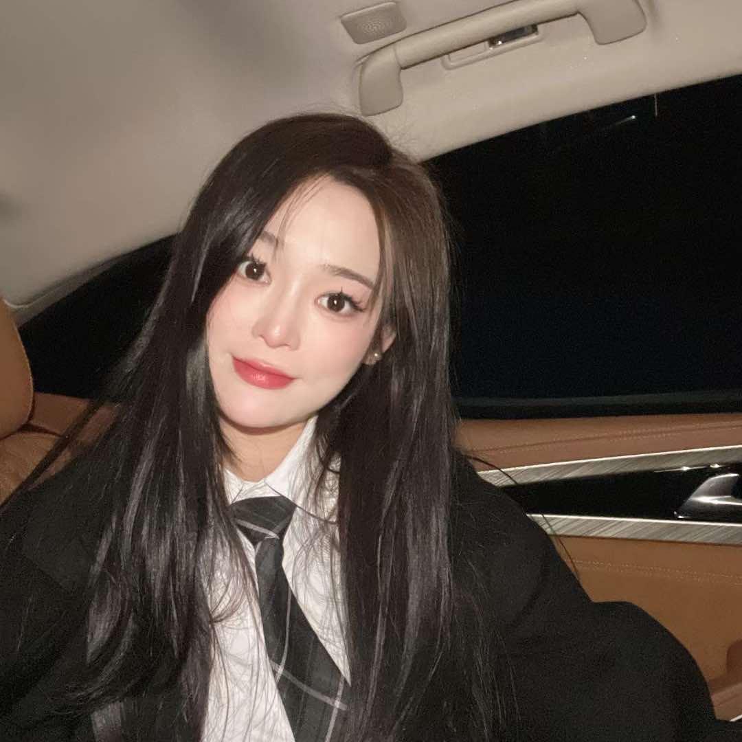 何姐姐美甲美睫工作室官方号