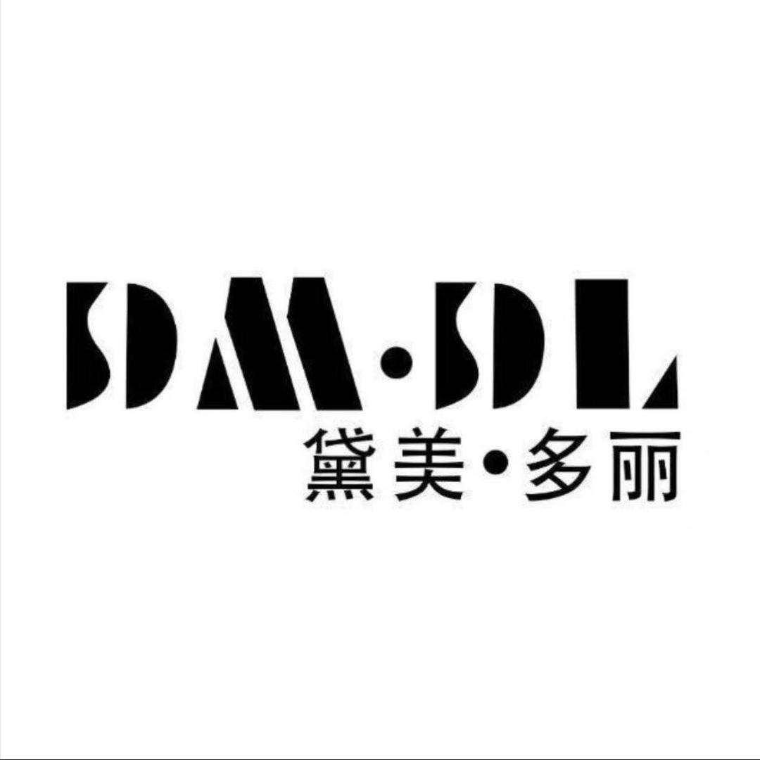 黛美多丽女装(兴义店)