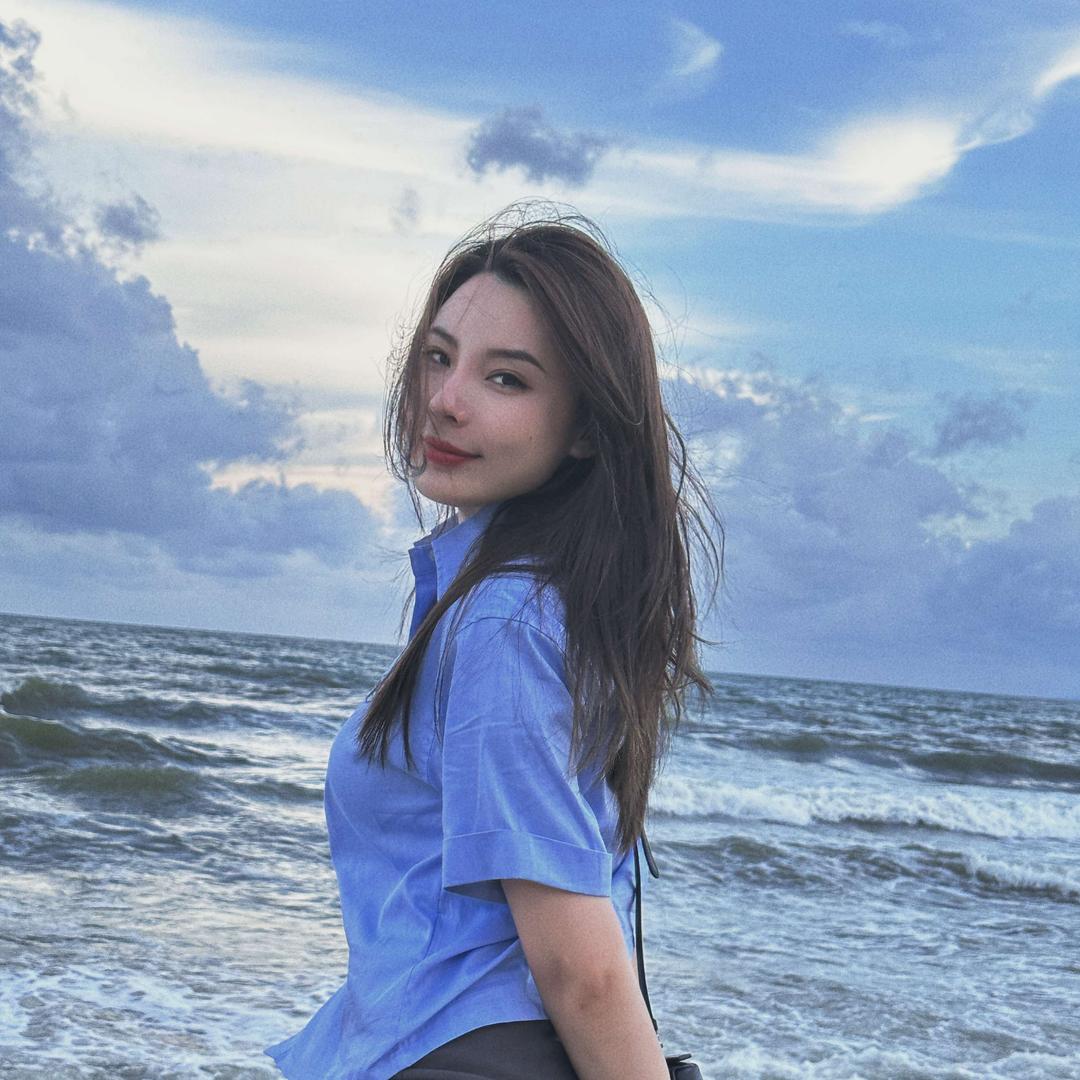 爱看脸的昕姐姐