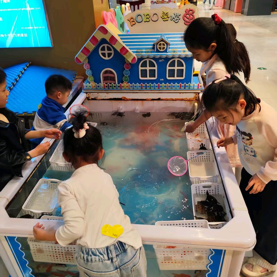 菠萝树益智玩具体验馆（美连美超市店）