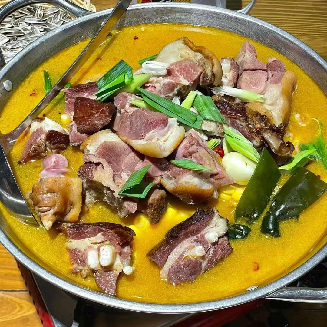 云南脆皮腊猪脚酸汤火锅官方号