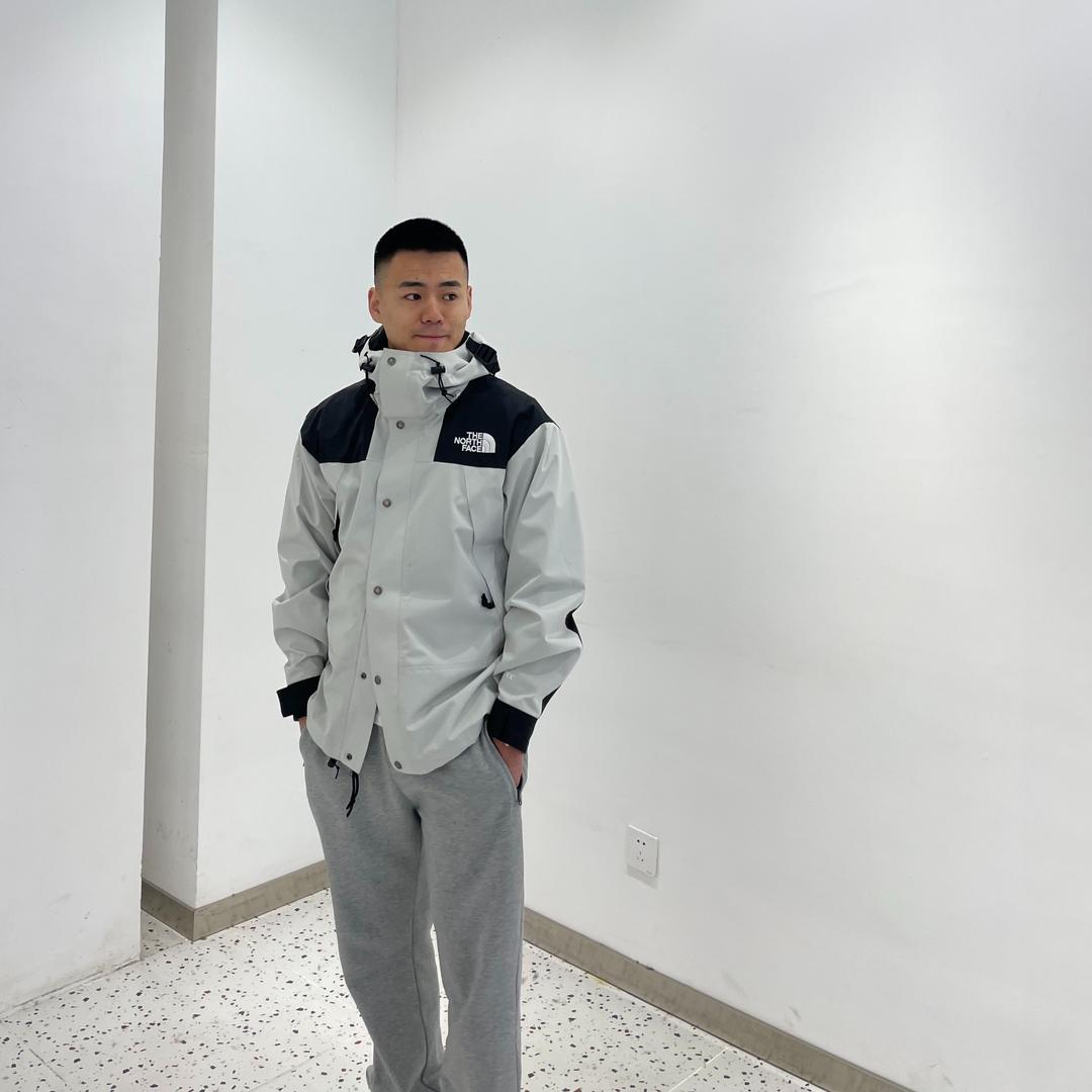 群蚁装饰王皓