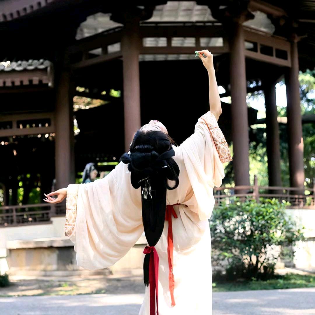 喜妍汉服、妆造、旅拍摄影