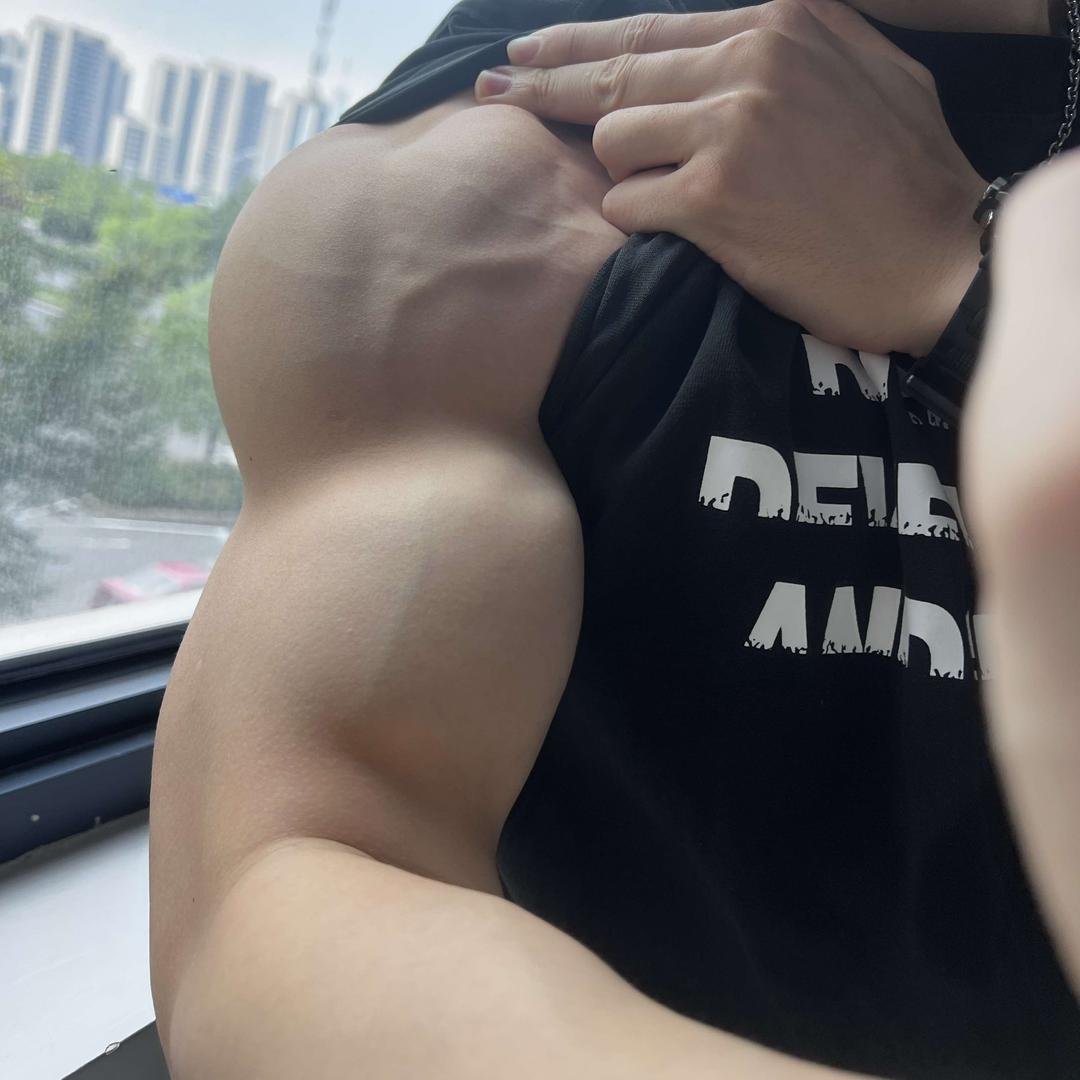 爱撸铁的小马哥