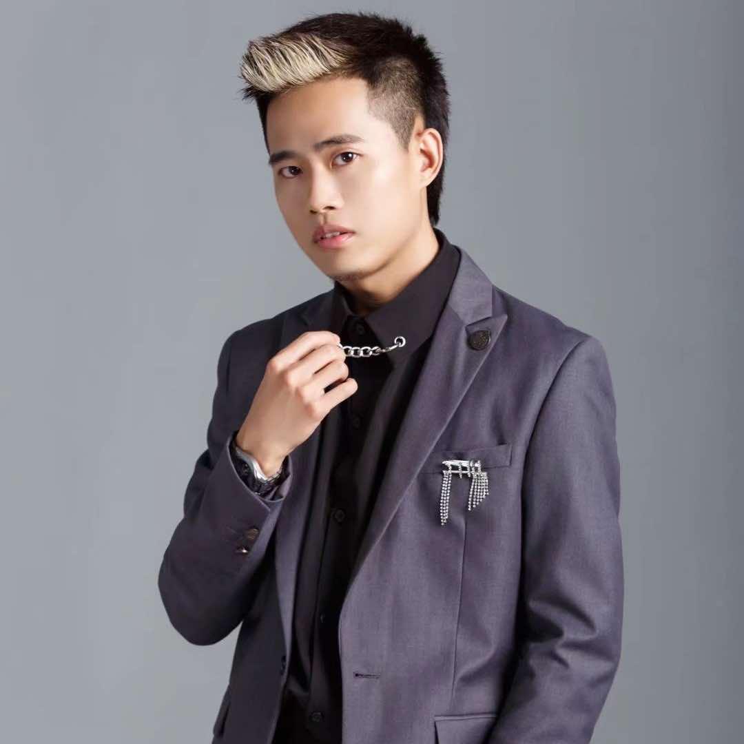 新都发型师阿轩