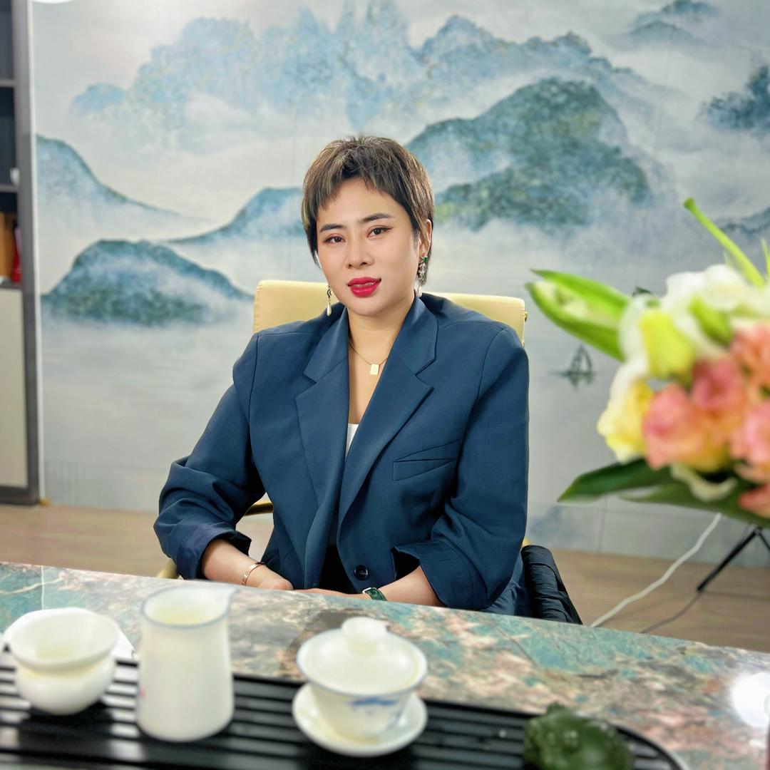 芝萓 爱上田记炸货铺老板娘