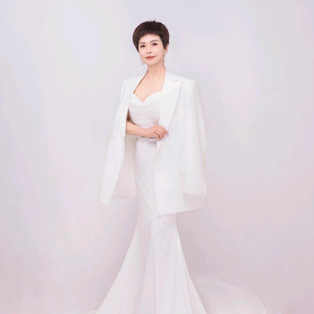 小懒妖铭城国际店共享美容院    张艳