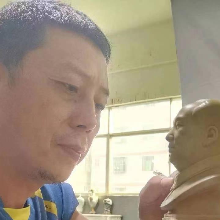 爱泥爱文雕塑