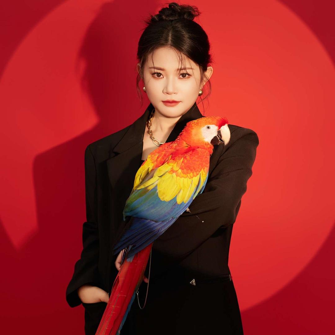 开心鹦鹉鸟咖-小蘭