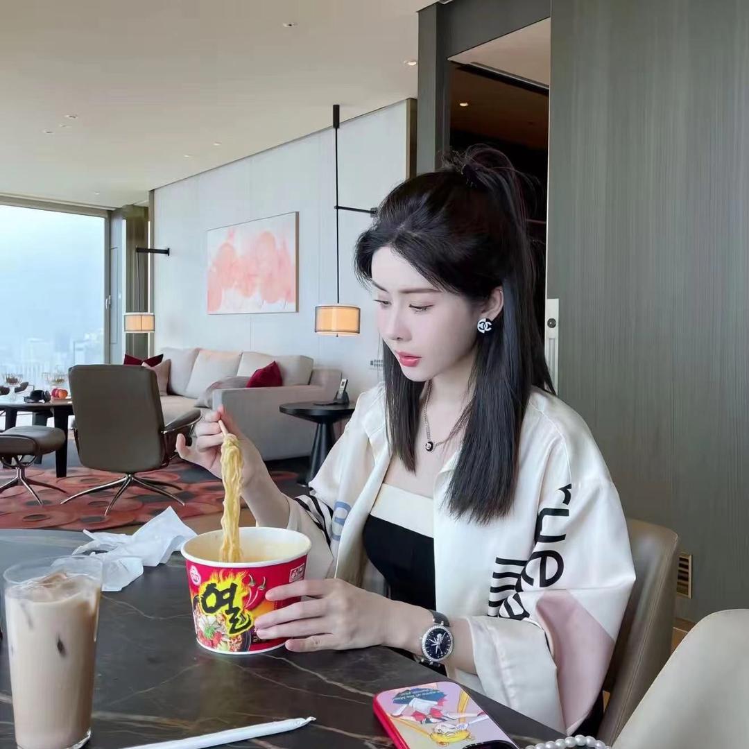 绵绵雪雪花直播号