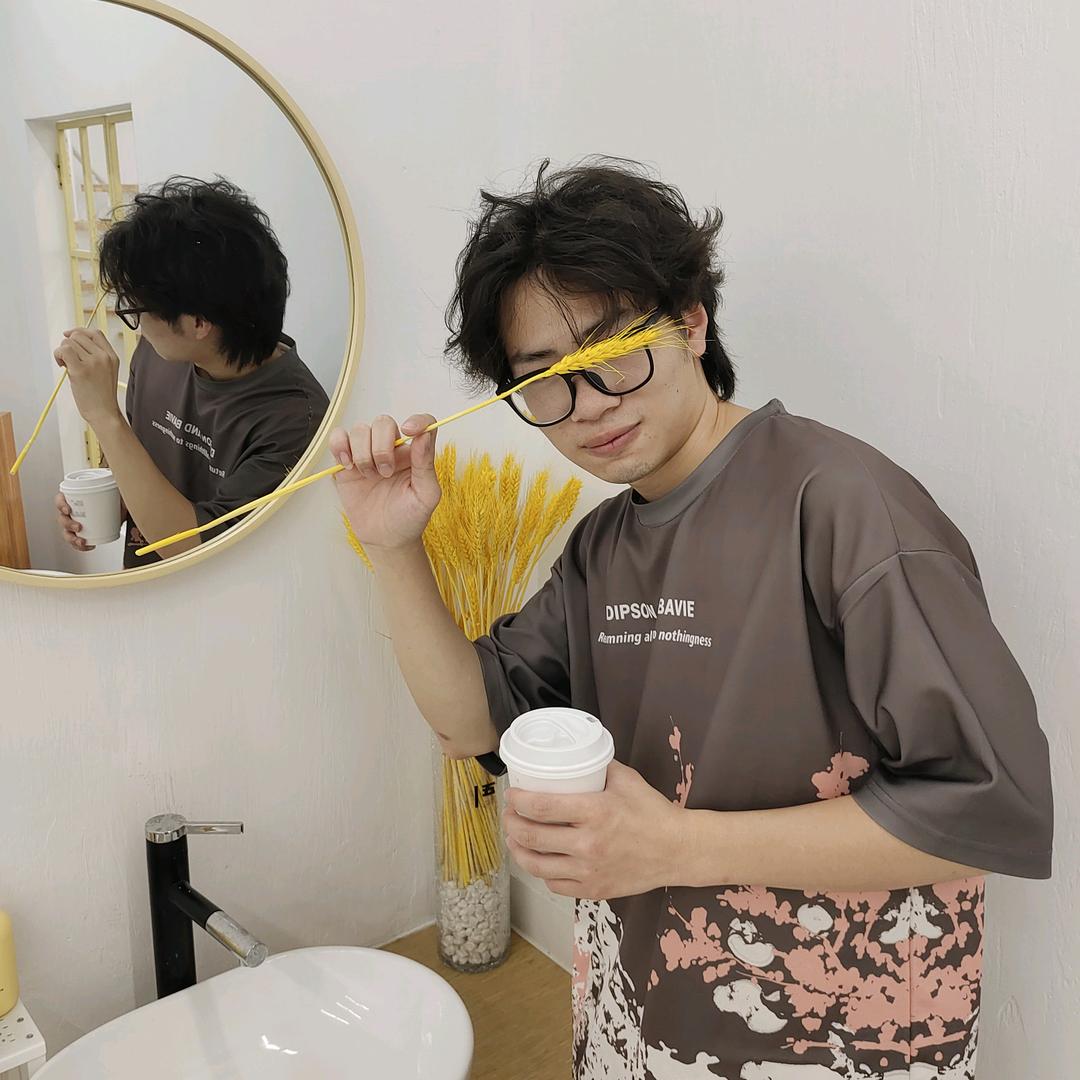 00后阿浩创业日常