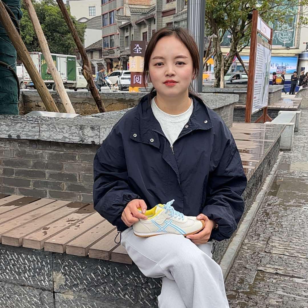 昭阳大黄峰童装文艳