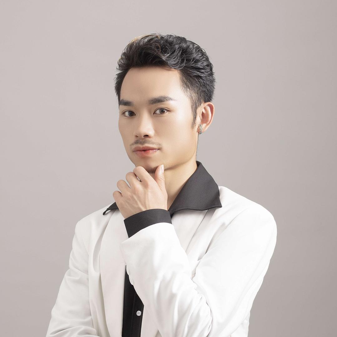 新蒲减龄发型设计张洋