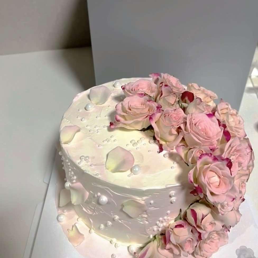 丰润粒粒香蛋糕鲜花烘焙