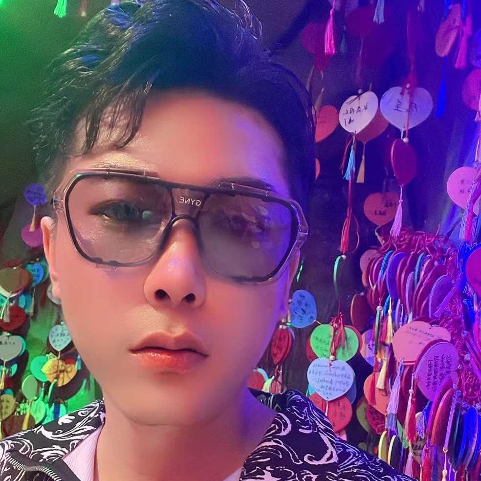 海伦【C位形象设计】