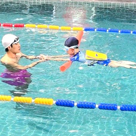 海悦斯室内恒温游泳池九洲览山晓分店