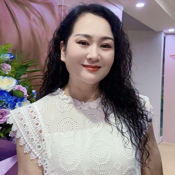 嵩县潼墨妍服装店