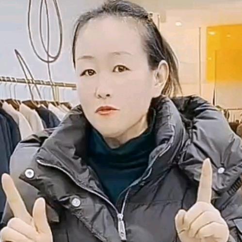 东方大厦三楼女装香草