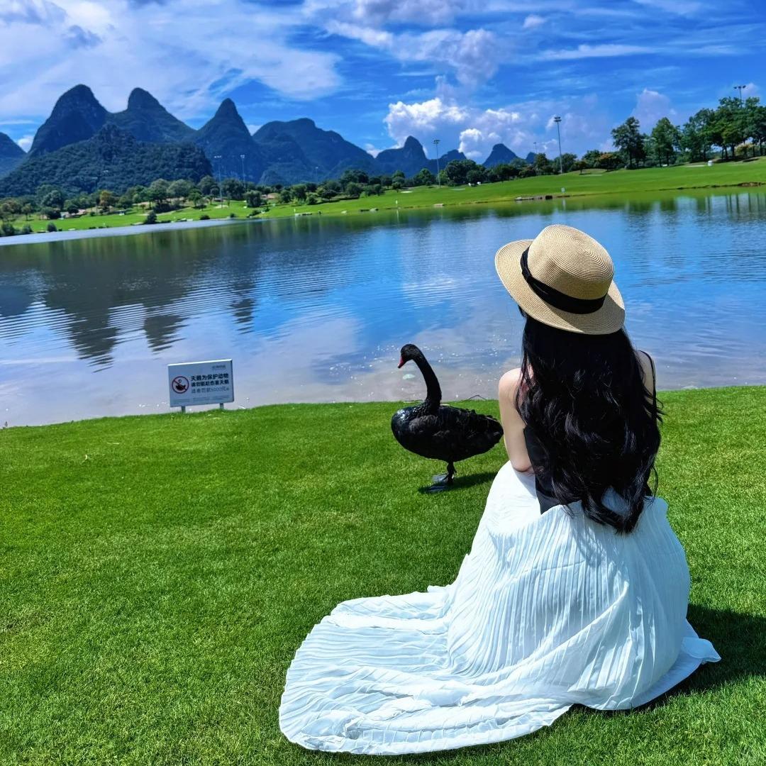 多娱国旅导游小美