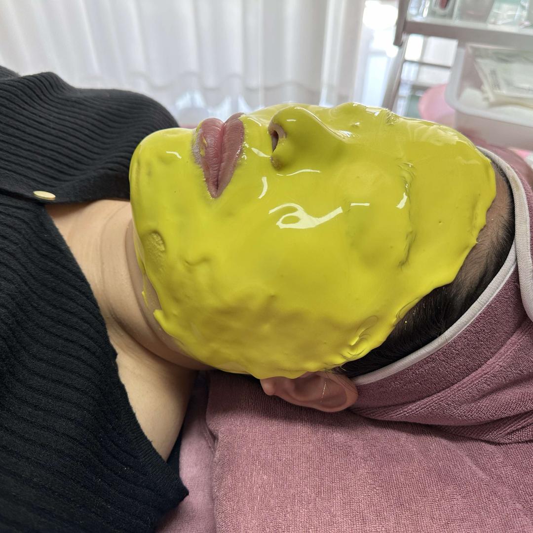 靓雪颜专业调肤