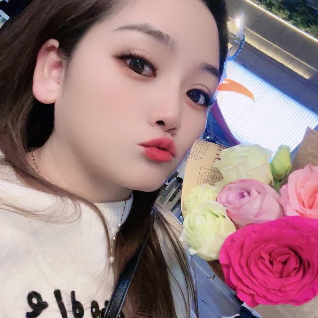陆良县霸美美容美甲店