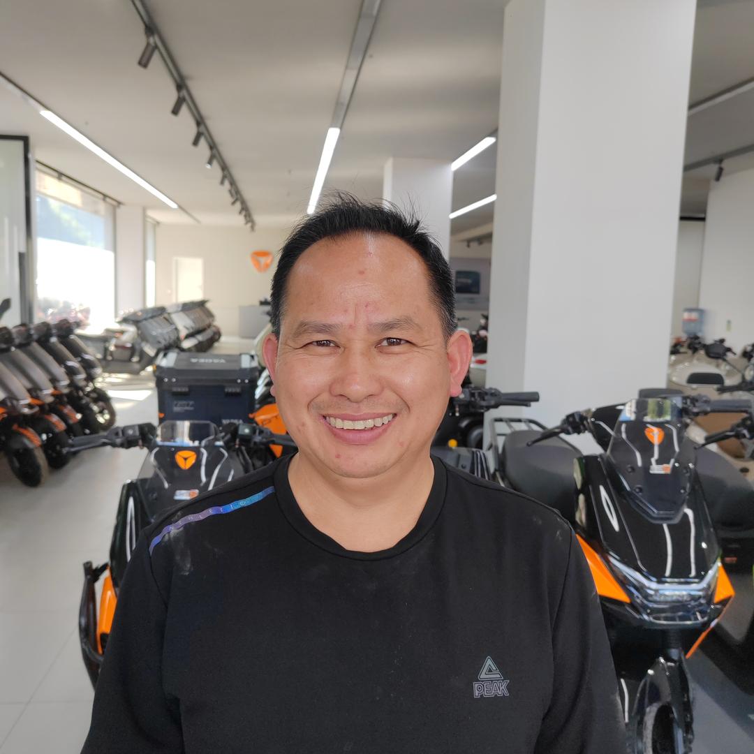 雅迪电动车(六塘店)