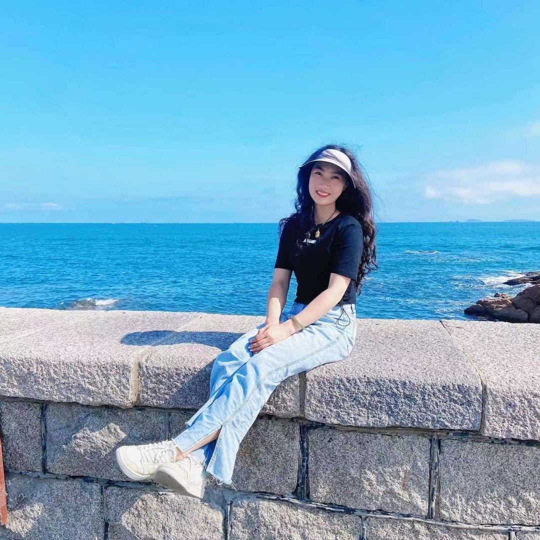 @平玉卖家具的小姐姐
